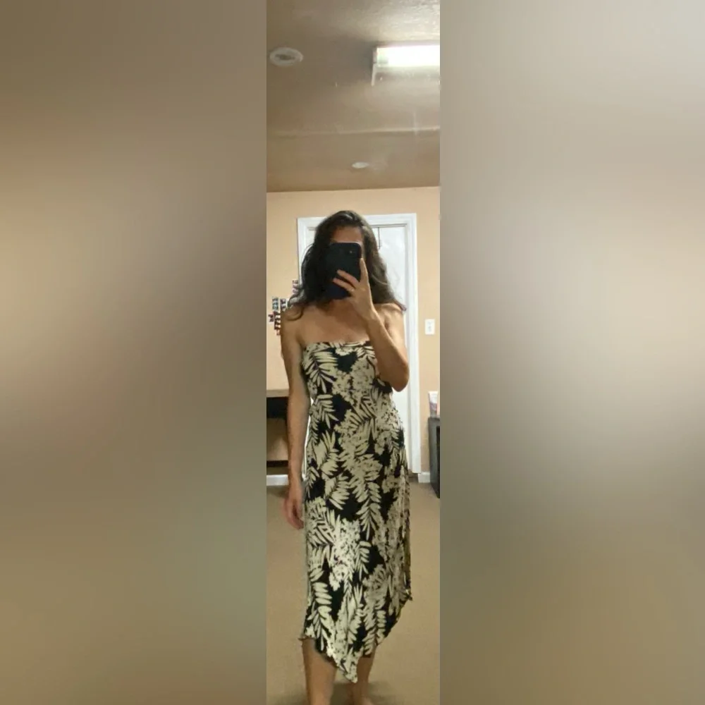 Light Tropical Strapless Dress - Picture 2 of 6